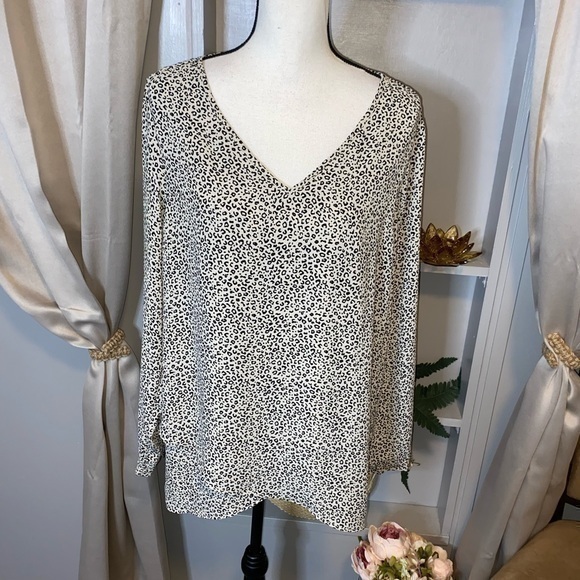 Chelsea & Theodore EUC size Large Nude Black Layered Front Animal Print Top - Picture 1 of 16